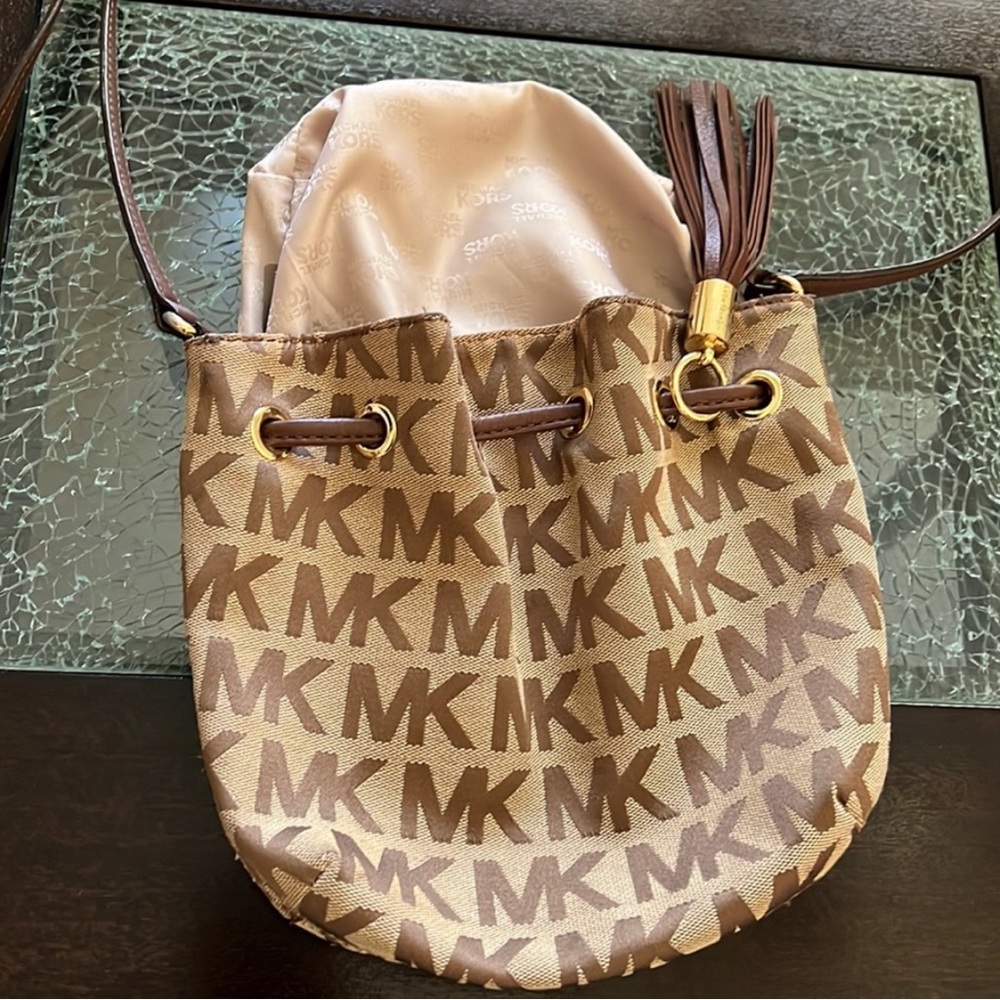 Michael Kors Mk Monogram Canvas Tassel Bucket Cro… - image 6
